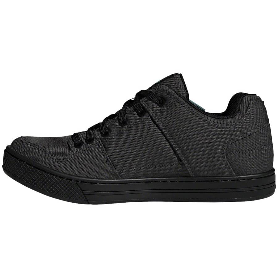flat shoe