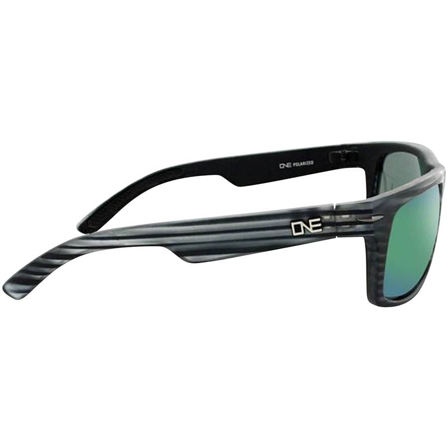 polarized sunglass