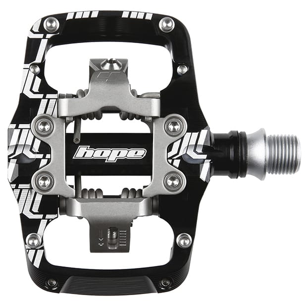 b24-8710-trail-black-1053126.jpg